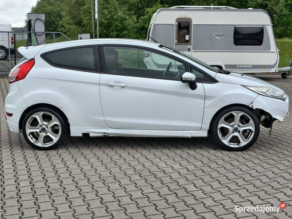 Ford Fiesta ST 16 turbo 182 recaro sony ledy Fiesta