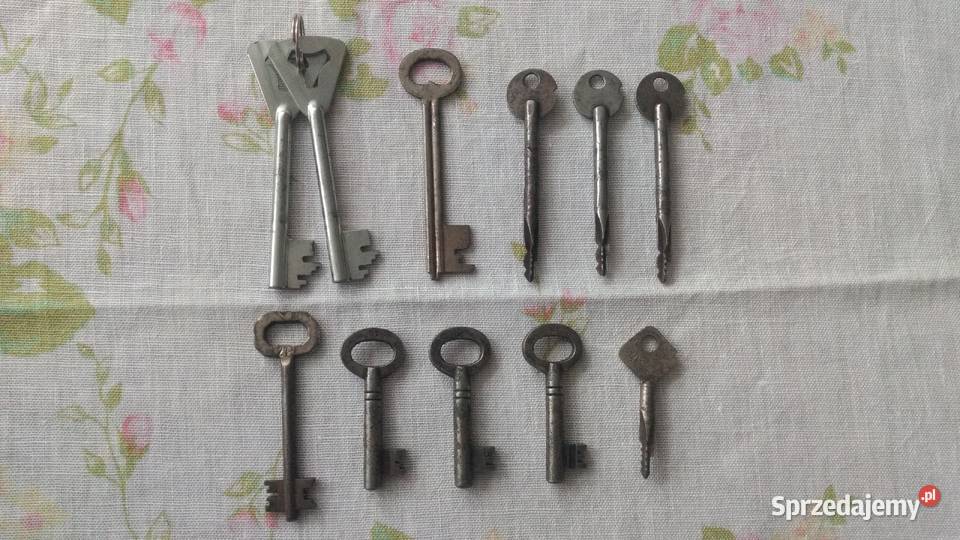 Stare klucze do zamków drzwi bramy garażu
