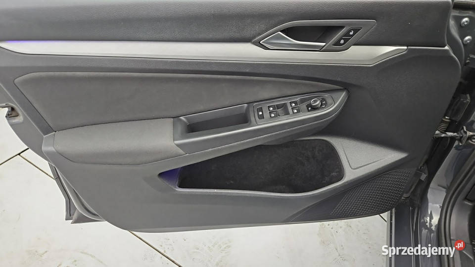 Volkswagen Golf VIII 20 TDI Life Z Polskiego Warszawa sprzedam