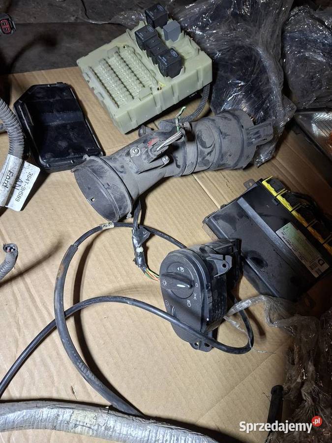 Ford focus mk1 23 benzyna Rok produkcji 2002