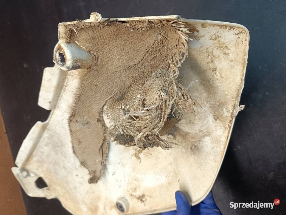 Owiewka osłona plastik boczek tył części Suzuki małopolskie Gołaczewy