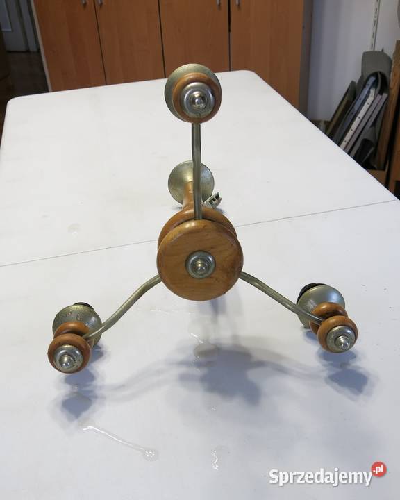Lampa wisząca korpus drewniany trzy metalowe Kraków