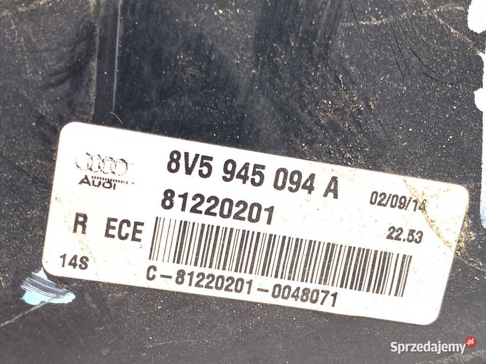 LAMPA TYŁ PRAWA WEWNĘTRZNA AUDI A3 8V 8V5945094A