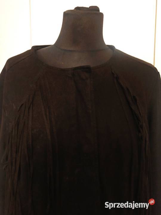 czarna kurtka z frędzlami