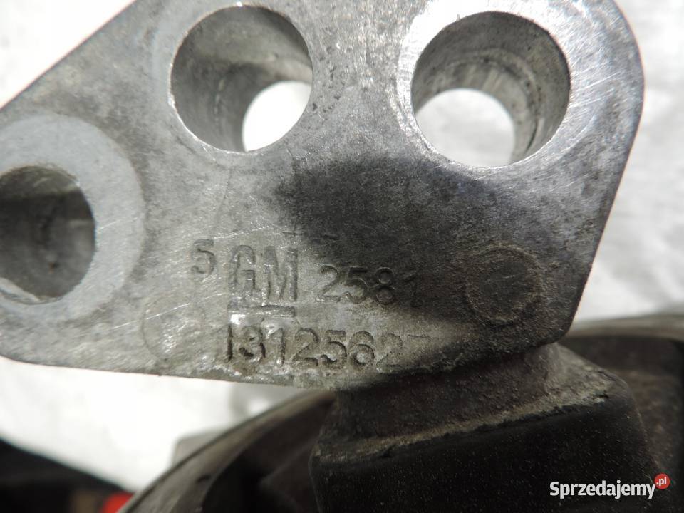ŁAPA PODUSZKA SILNIKA OPEL ASTRA III H 17 CDTI Części samochodowe