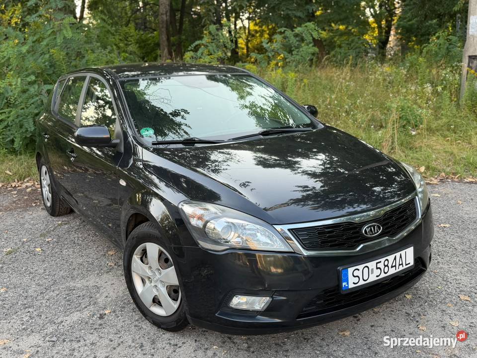 Kia Ceed 14 Benzyna Ekran CarPlay Zadbana Rok produkcji 2010 Sosnowiec