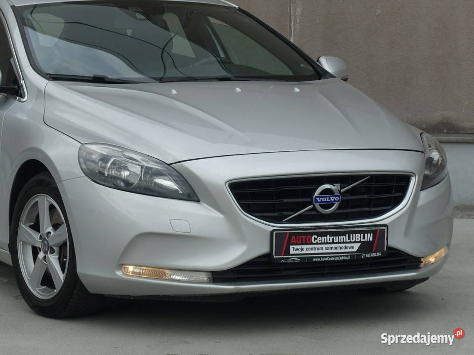 Volvo V40 20 D3 150AutomatWirtual kokpitNowy sprzedam