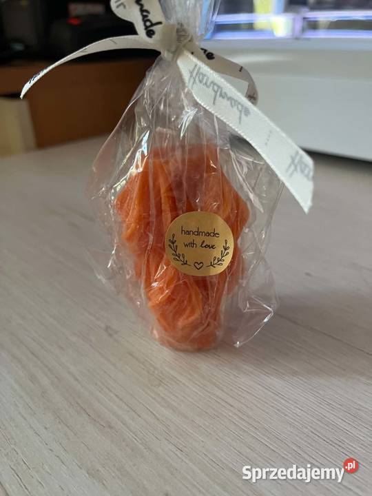 Świeca zakręcona falowana pomarańczowa Handmade