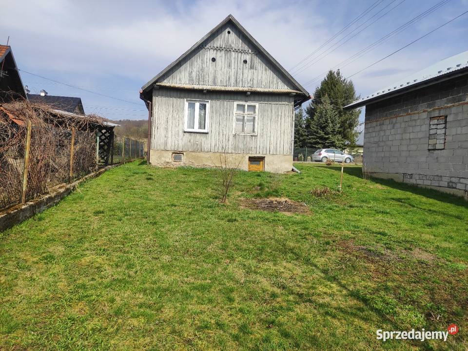 Dom w stanie surowym parter poddasze użytkowe siatka