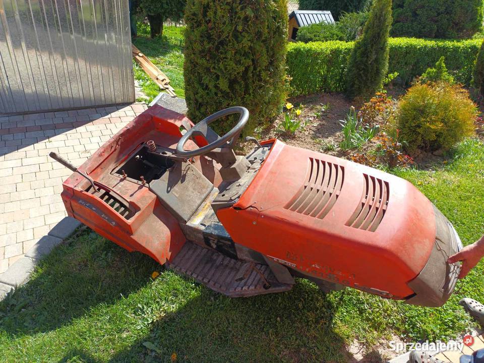 Pozostałości traktorku husqvarna Brzyska