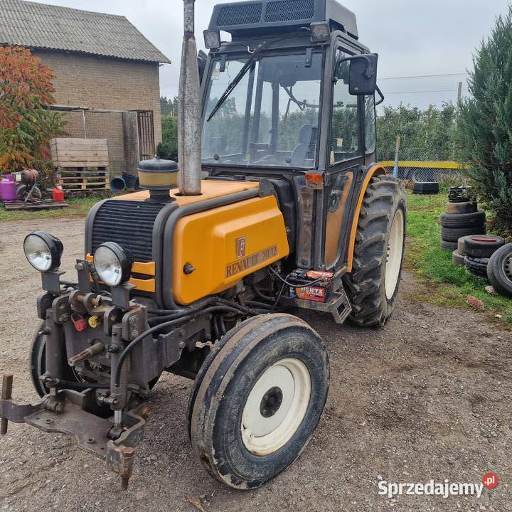 Ciągnik sadowniczy Renault 7012