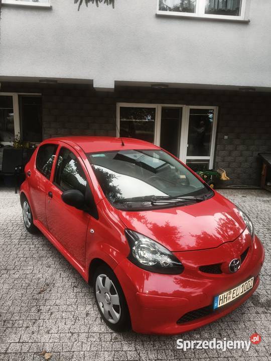 Sprzedam Toyotę Aygo 5 drzwi benzyna KLIMA niska wielkopolskie Gniezno sprzedam