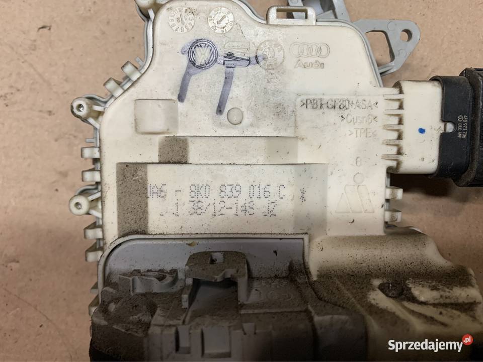 Zamek drzwi prawy tył 8J0839016C audi a4 a5 8T zachodniopomorskie Szczecin
