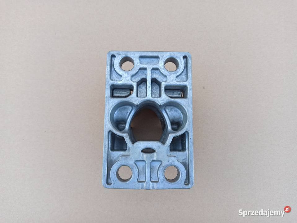 VOLVO FH RENAULT GAMA MOCOWANIE UCHWYT BŁOTNIKA Bieleń