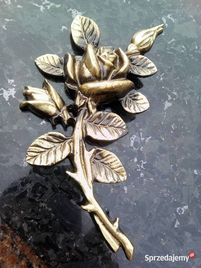 Róża złota mosiężna czerniona z dłonią kłosem Strzegowo