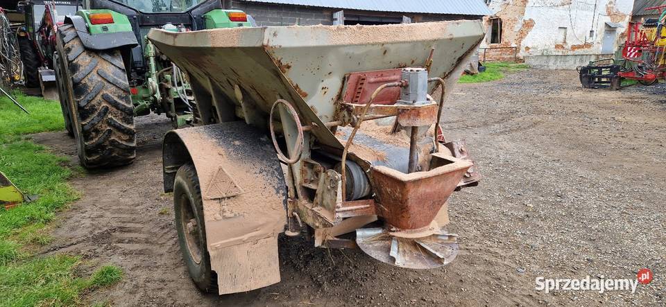 Rozsiewacz do wapna RCW Czerwony Kościół