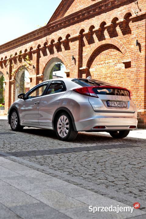 Honda Civic IX 18 vtec 142 konie 2012 Zadbany i nawigacja