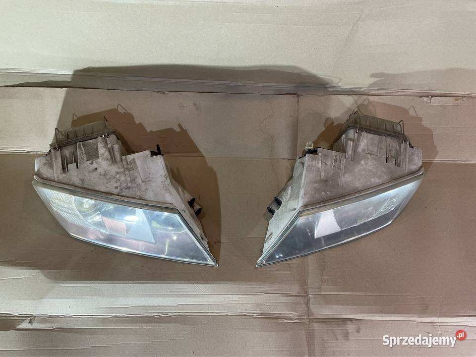 Skoda Oktawia 2 II lampa reflektor lewa prawa