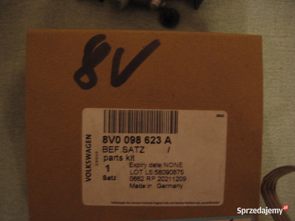 8V0098623A AUDI A3 8V Zestaw mocujący zderzak Warszawa