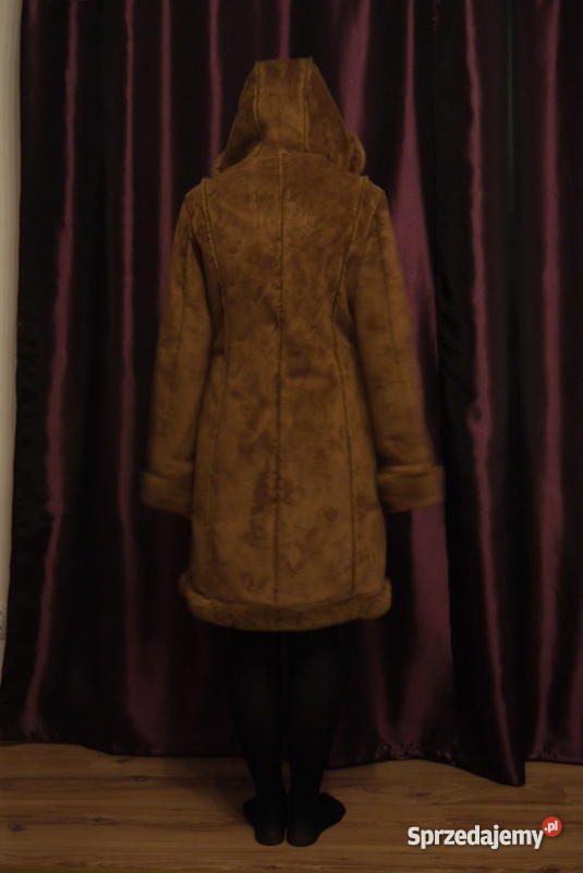 Brązowy nieużywany kożuszek Orsay