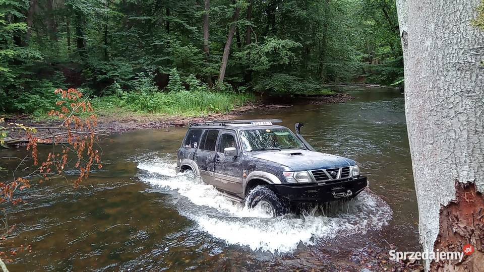 Nissan Patrol Y61 28 99 uszkodzony