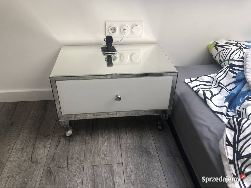 Stolik nocny lustrzany z lustra glamour Kępno