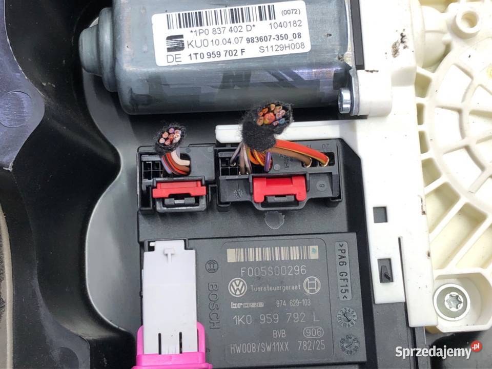 PODNOŚNIK SZYBY PRAWY PRZÓD SEAT LEON II