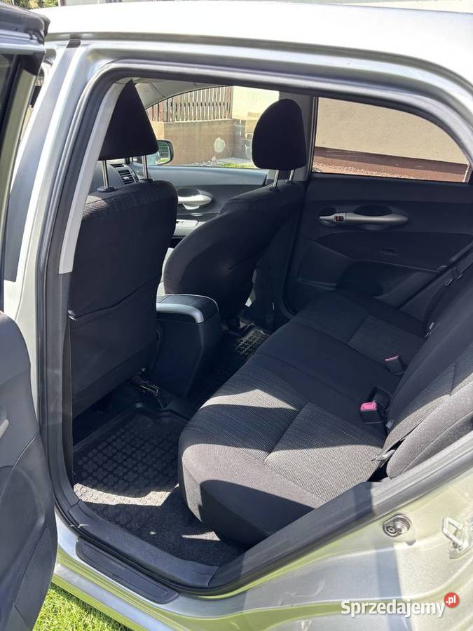 Toyota Auris 16 VVTi super stan Oleśnica
