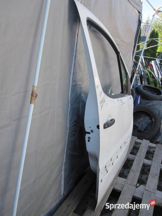 PEUGEOT PARTNER II 09r drzwi prawe przód świętokrzyskie