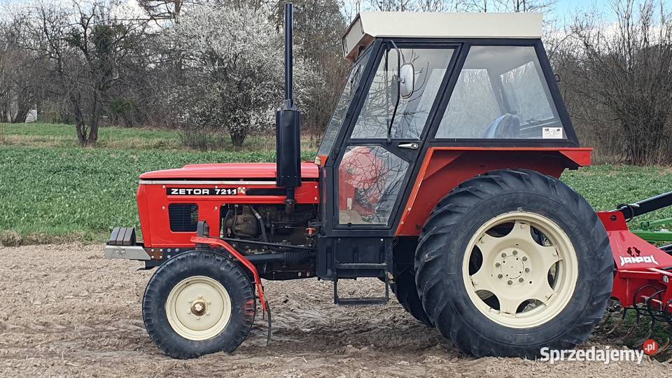 Ciągnik Zetor 7011 wspomaganie