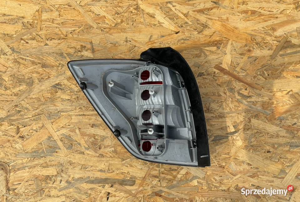 LAMPA PRAWA TYLNA OPEL ASTRA H 3 III KOMBI prawe wielkopolskie Międzychód