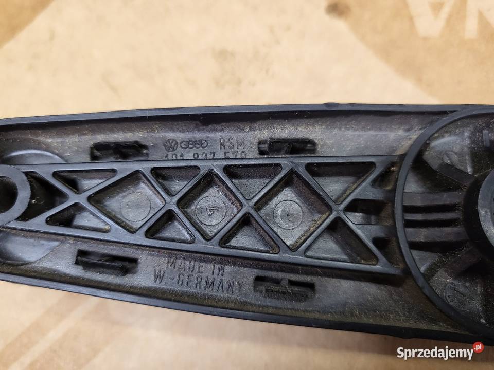Korba szyby bocznej volkswagen Passat b2 Rok produkcji 1985 Klamki wewnętrzne lubelskie Lublin