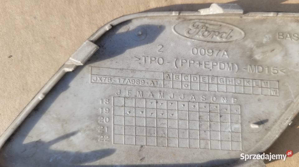 FORD FOCUS MK4 18 ZAŚLEPKA HAKA ZDERZAK PRZÓD osobowe
