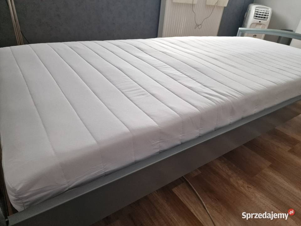 Łóżko 200x90 z nowym materacem Strzebiń