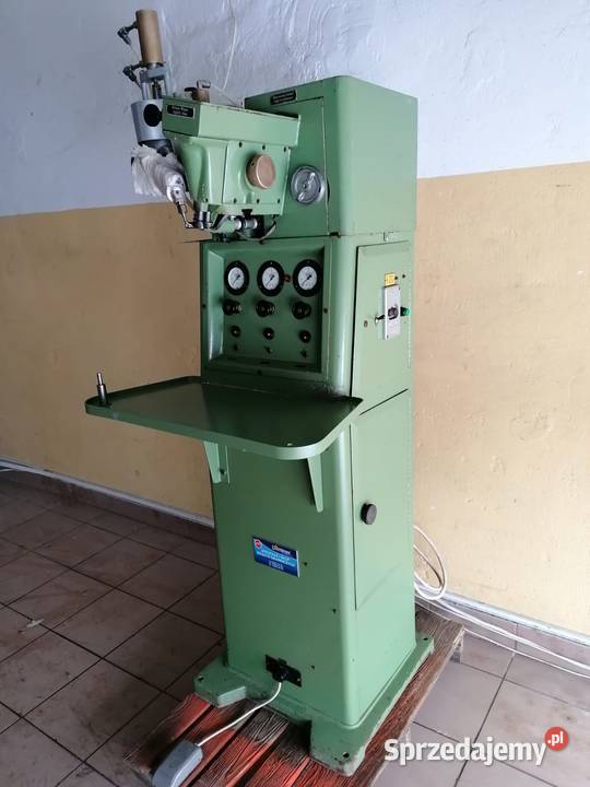 Ćwiekarka boków Kamborian International maszyny