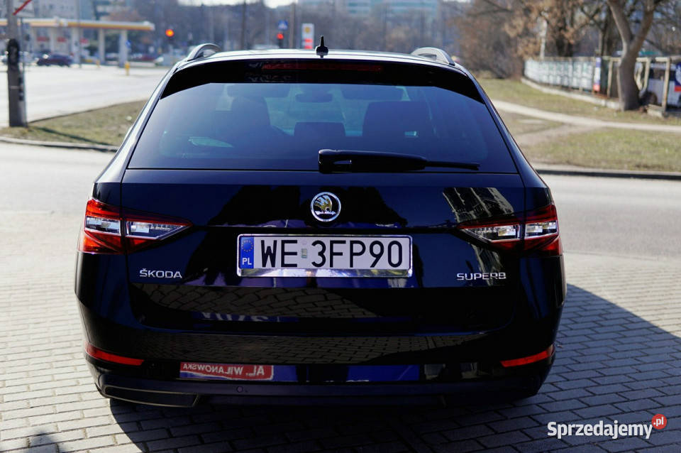 koda Superb oryginalny lakier oszczędny Apple kamera cofania