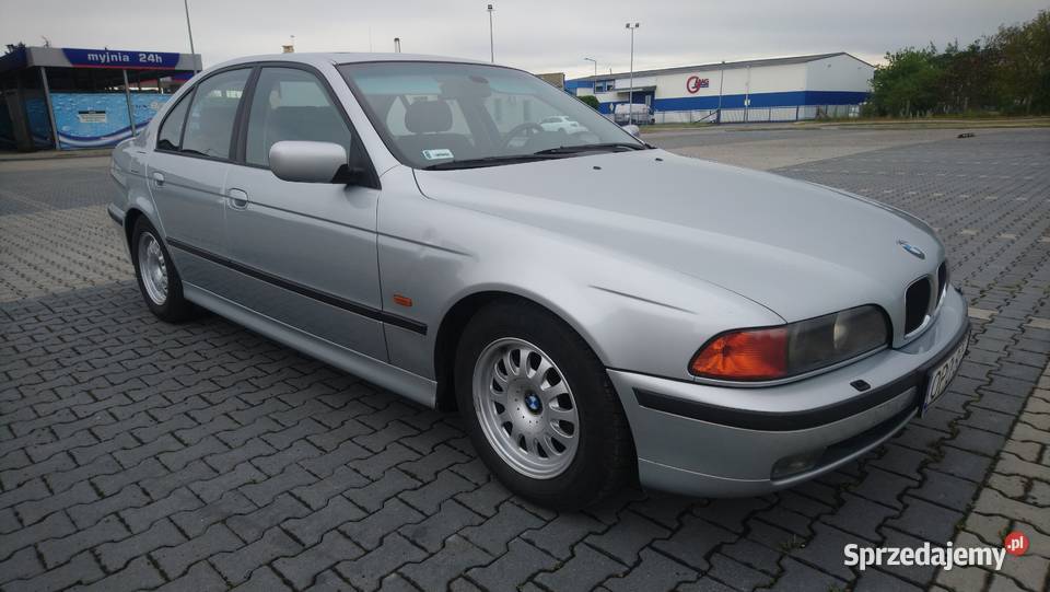 BMW e39 528i sedan stan kolekcjonerski 100 szyberdach