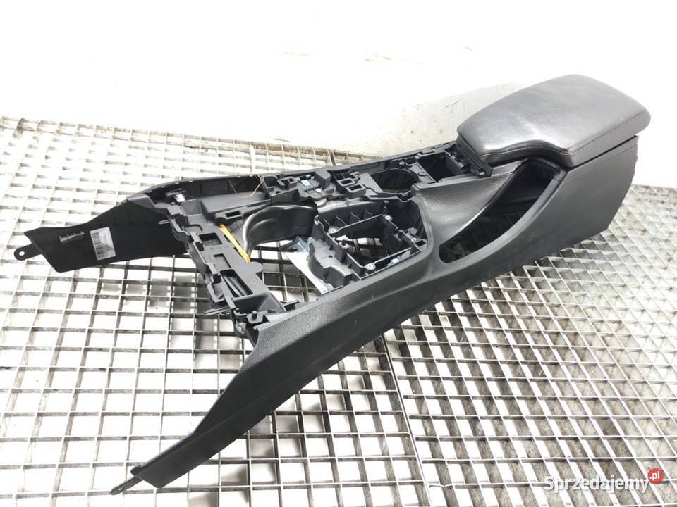 PODŁOKIETNIK BMW F30 Hatchback 1118 podkarpackie