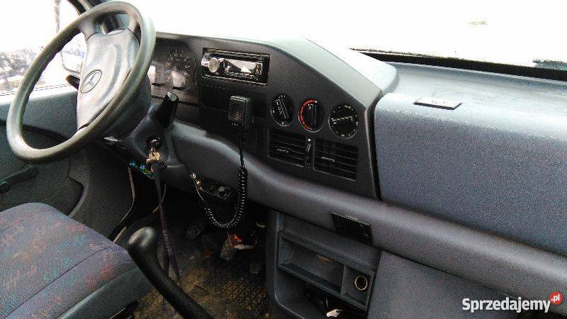 MercedesBenz Sprinter Laweta Pomoc drogowa biały