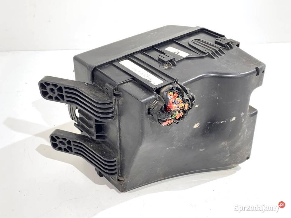 SKRZYNKA BEZPIECZNIKÓW KIA SPORTAGE III podkarpackie sprzedam