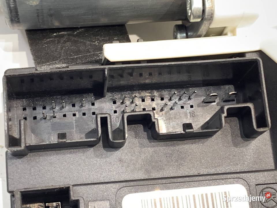 PODNOŚNIK SZYBY PRAWY PRZÓD AUDI A3 8P sprzedam