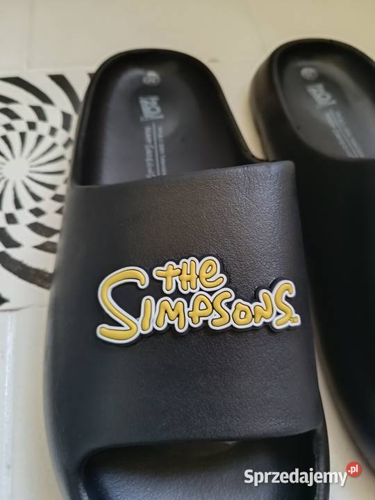 Klapki The Simpsons rozmiar 45 nowe Sandały i klapki sprzedam