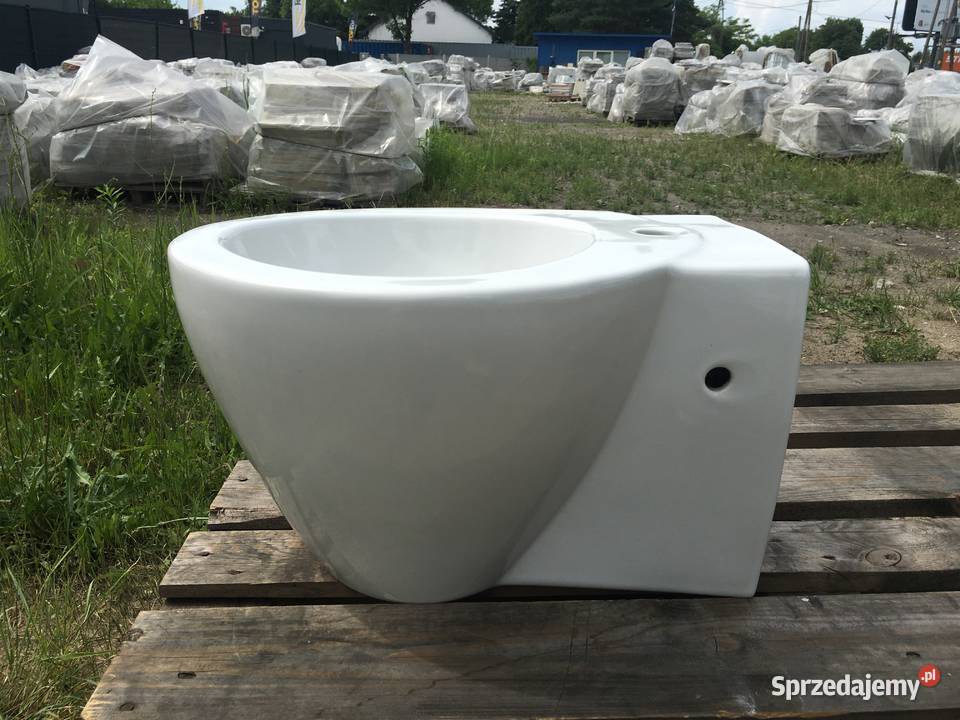 Bidet wiszący 51x40 firmy AZZURRA 2695225 Bidety Pruszków