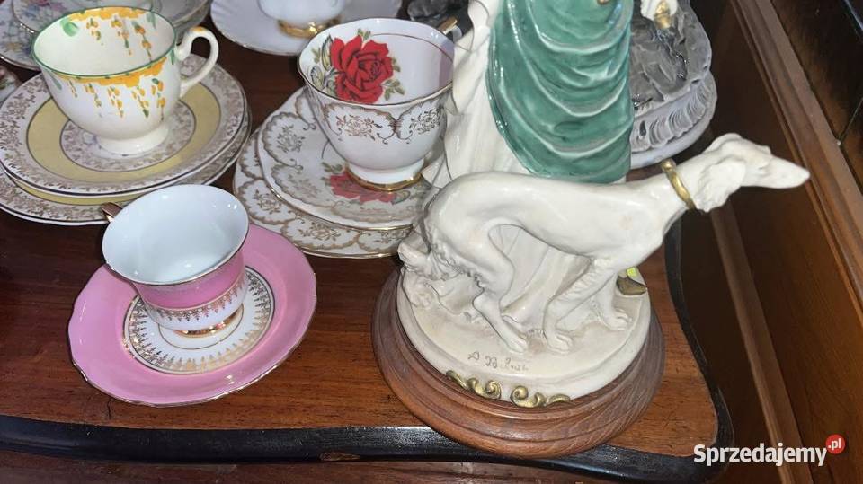 Figurka Spacer damy z chartem Auro Belcari Porcelana i szkło Gdańsk