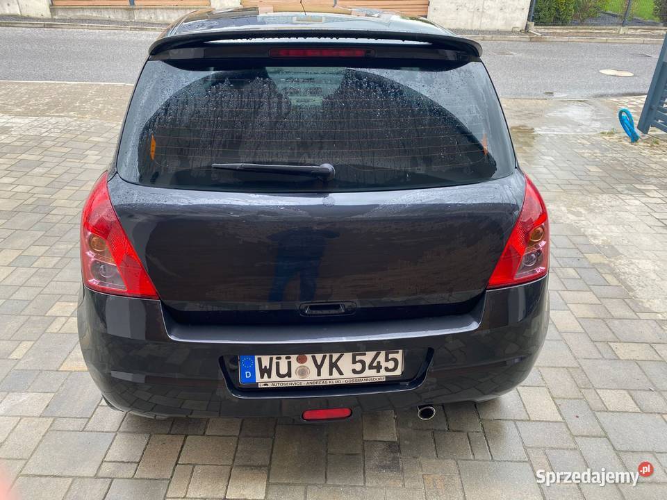 Suzuki Swift 13 L benzyna 2010 Samochody osobowe
