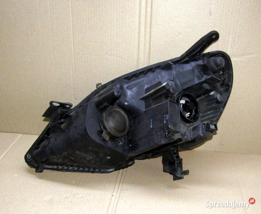 LAMPA PRZEDNIA PRAWA OPEL ZAFIRA B 13252473 sprzedam