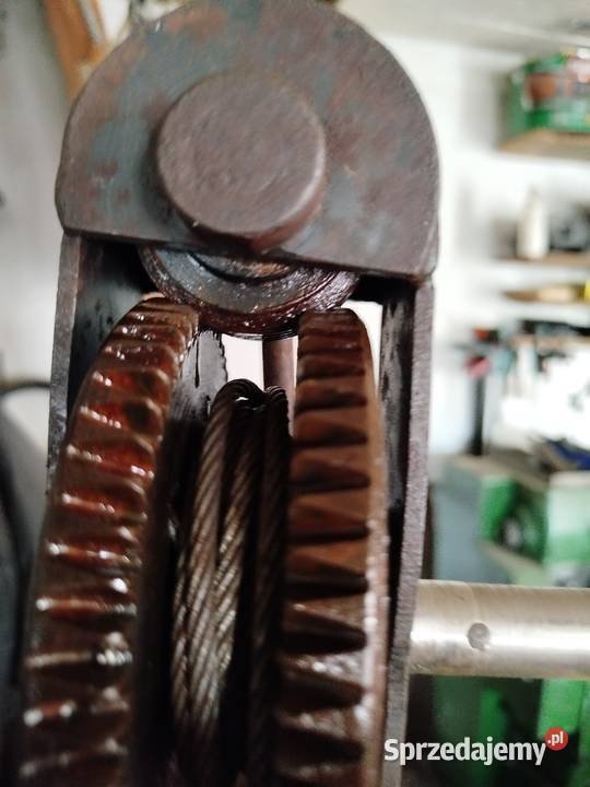 Wyciągarka podnośnik ręczna na korbę stara podkarpackie Szkodna sprzedam