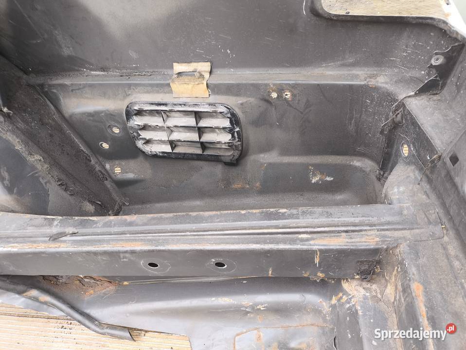 Mercedes W124 błotnik tylny lewy prawy sedan Skarżysko-Kamienna