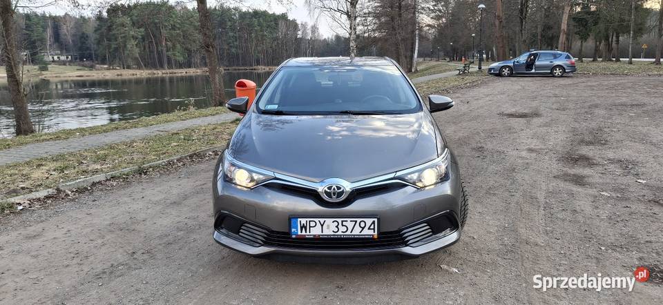 Toyota Auris 133 Salon wielofunkcyjna kierownica