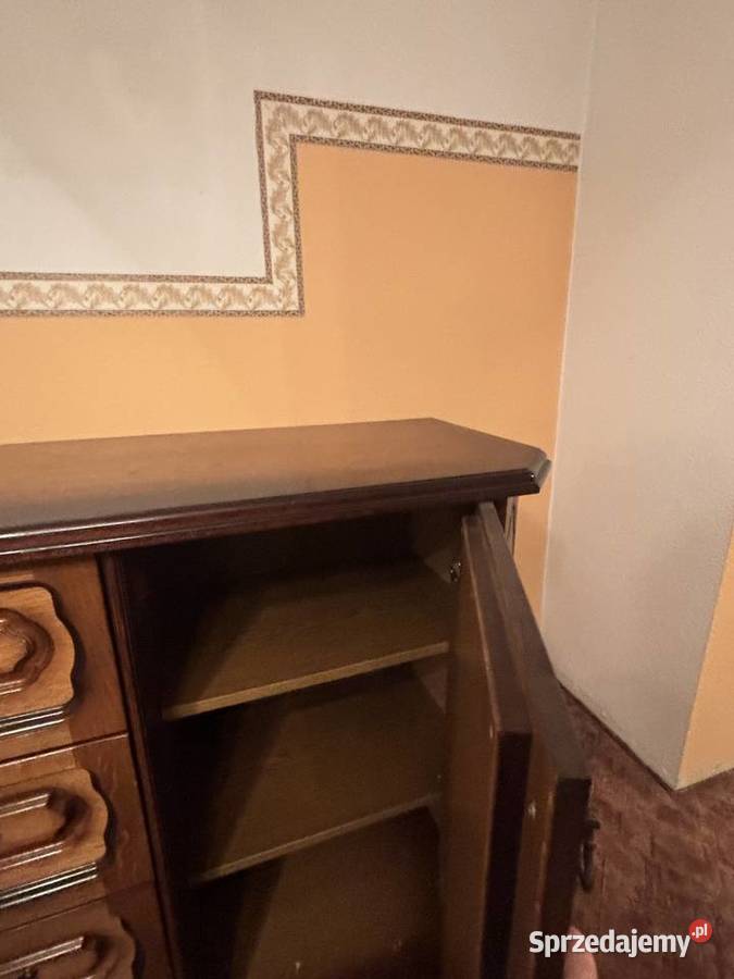 Komoda w stylu vintage śląskie